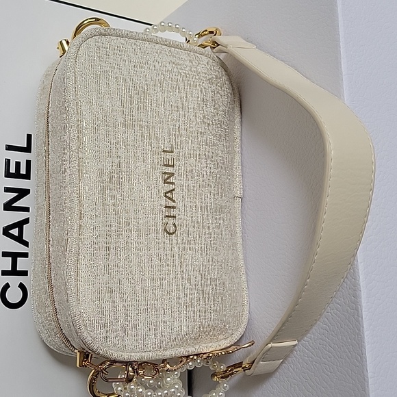 Chanel Beige POUCH - Picture 4 of 13